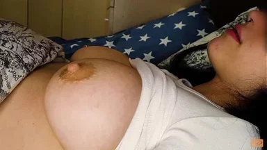 Tôi chưa từng có khoái cảm núm vú dữ dội như thế - Đỉnh khoái không ngừng