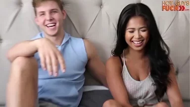 Nàng Á châu với cơ thể siêu đỉnh địt chàng lướt sóng