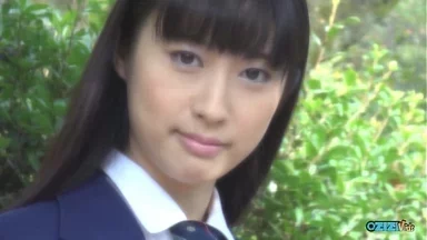 Cô gái châu Á dễ thương để anh ta liếm lồn cô trong phòng thay đồ trước khi bú cho anh ta