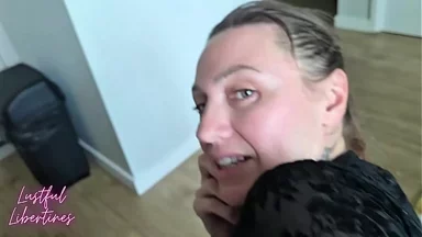 Bắn tinh vào mẹ kế trong lúc cô ấy đang quan hệ nóng bỏng qua điện thoại với bố dượng