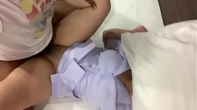 Đừng xuất tinh lên quần áo tao, tao phải đi làm, địt trong lúc nói chuyện