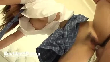 Cái blowjob XXX kinh hoàng từ Miku Airi mang lại cuộc địt cứng rắn với đồ chơi—Phim sex Nhật Bản!