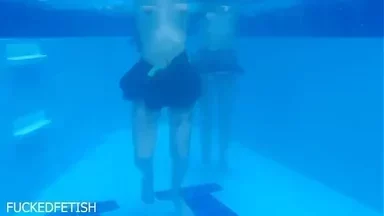 Yessica Bunny và Helen Star: Cặp đôi dâm dục gợi cảm bên hồ bơi